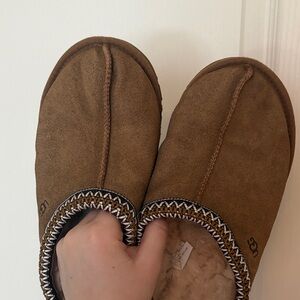 Women’s Ugg Tasman in chestnut size 8